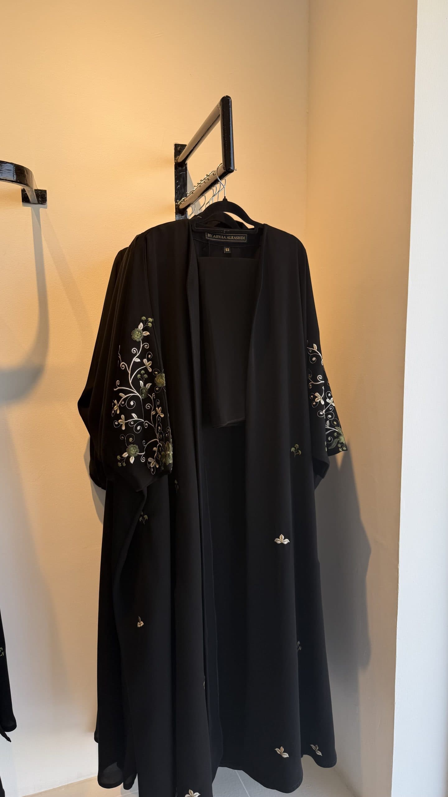 عباية تطريز بقصة بحريني