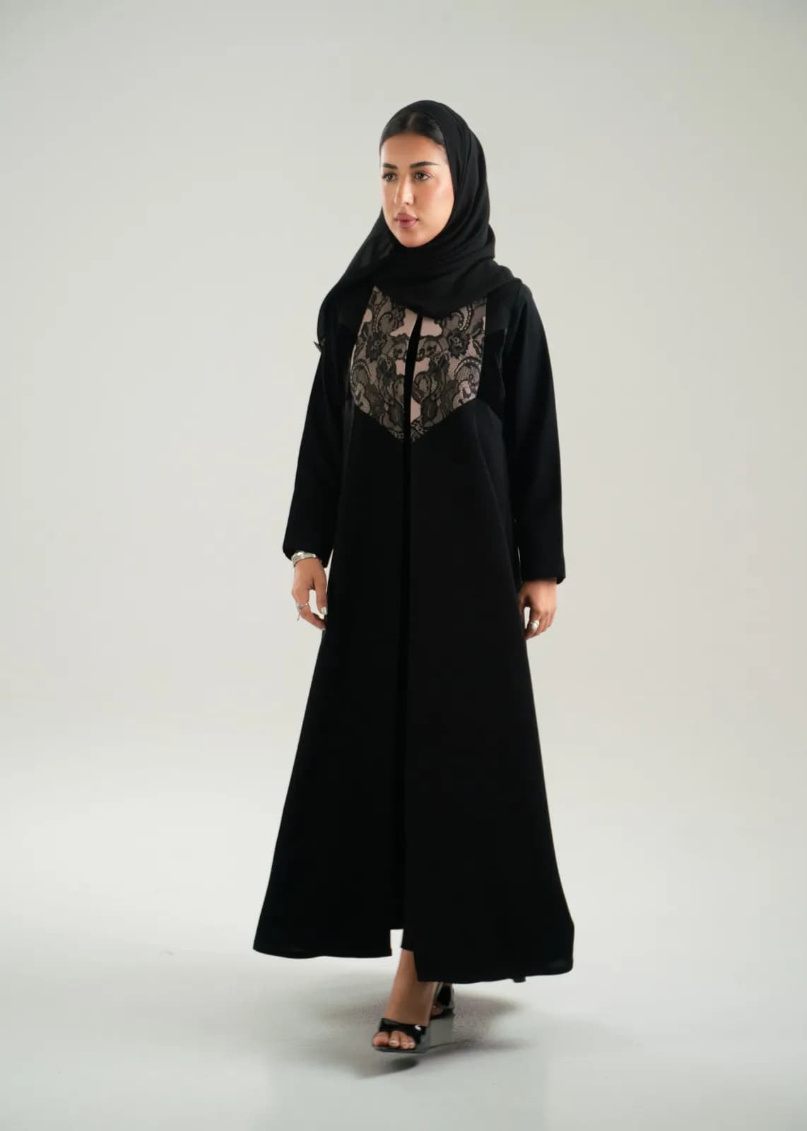 عباية سادة بتصميم ثنائي اللون مع دانتيل - 2