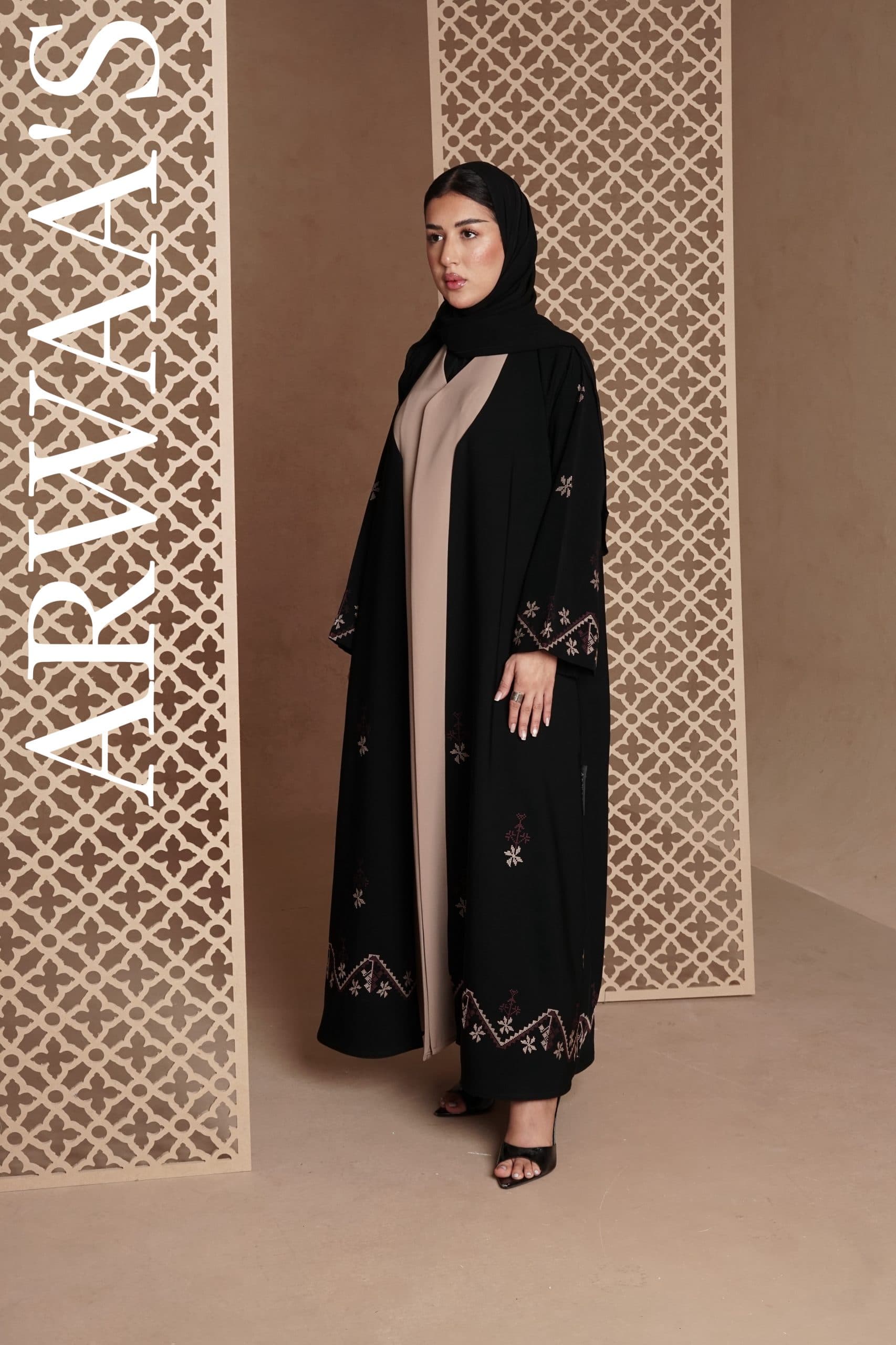 عباية تطريز مع قصة