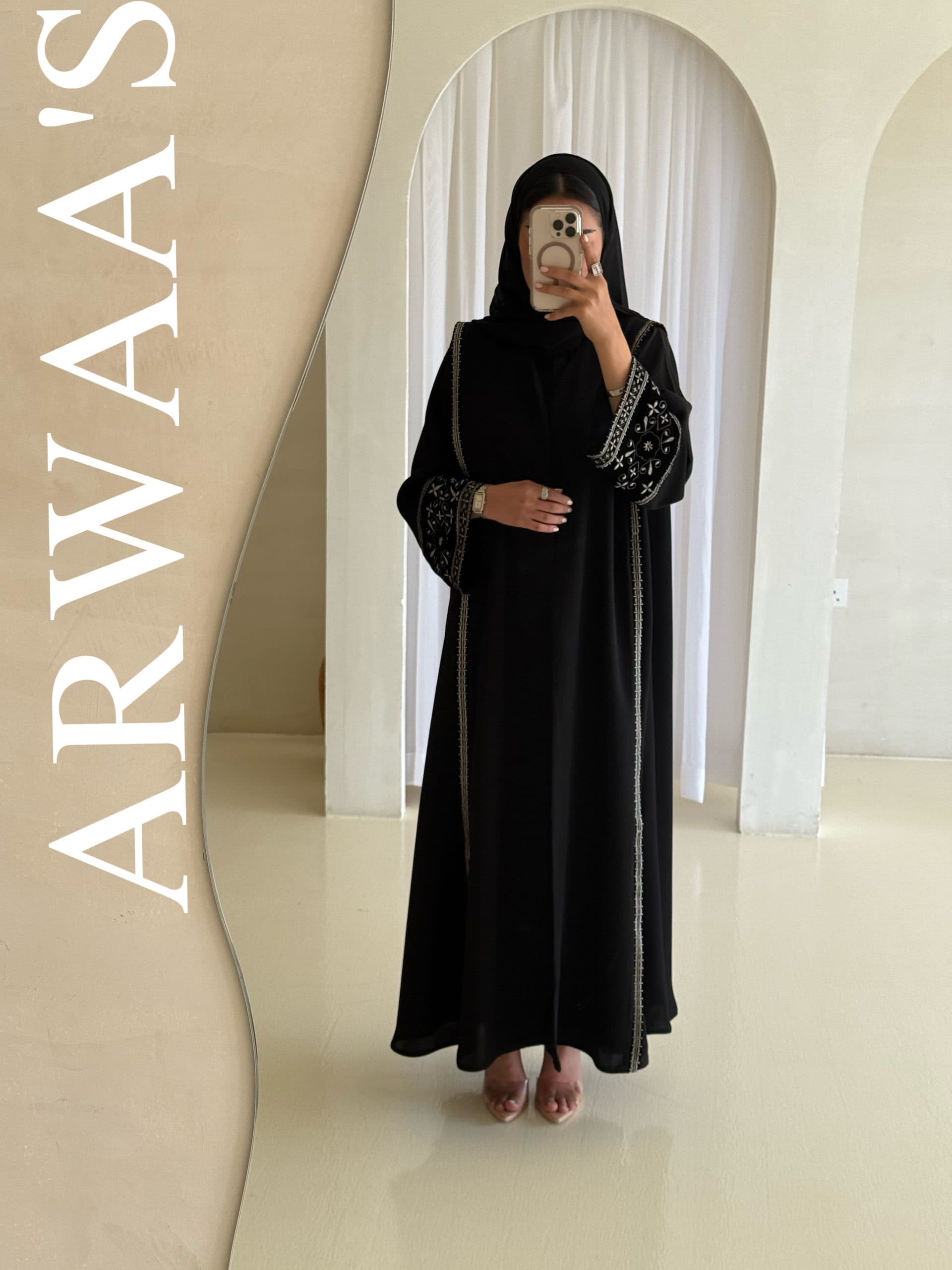 عباية تطريز بلون الاسود بنوعين قماش