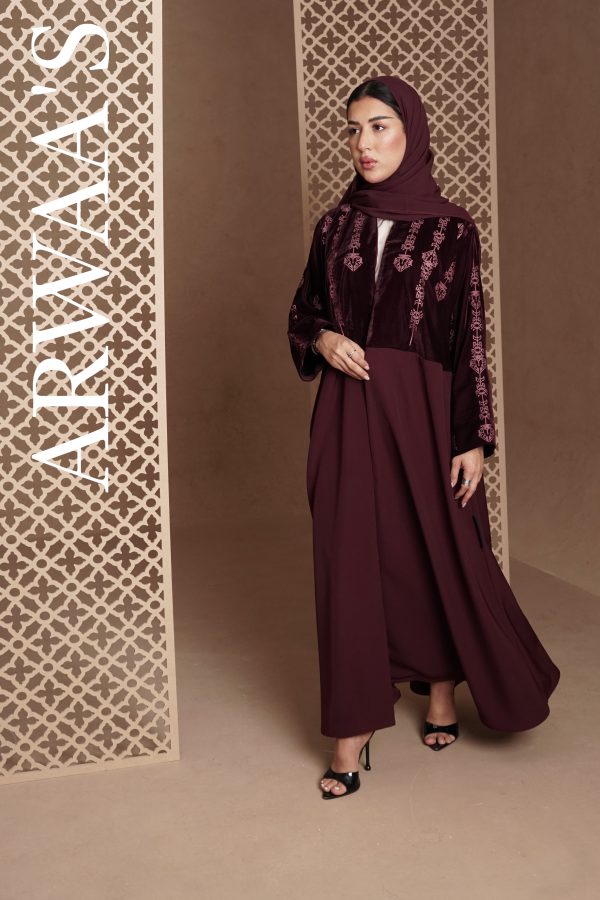 2F6AD184-A964-44D0-B060-588360C528B8 (1) عباية تطريز سدو مع مخمل